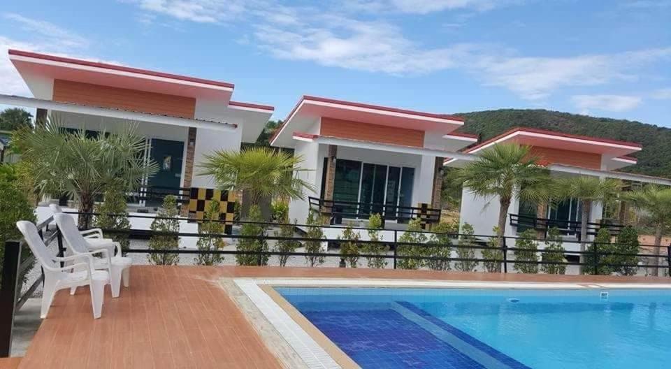 สุขสำราญรีสอร์ท หาดเจ้าหลาว จันทบุรี Экстерьер фото
